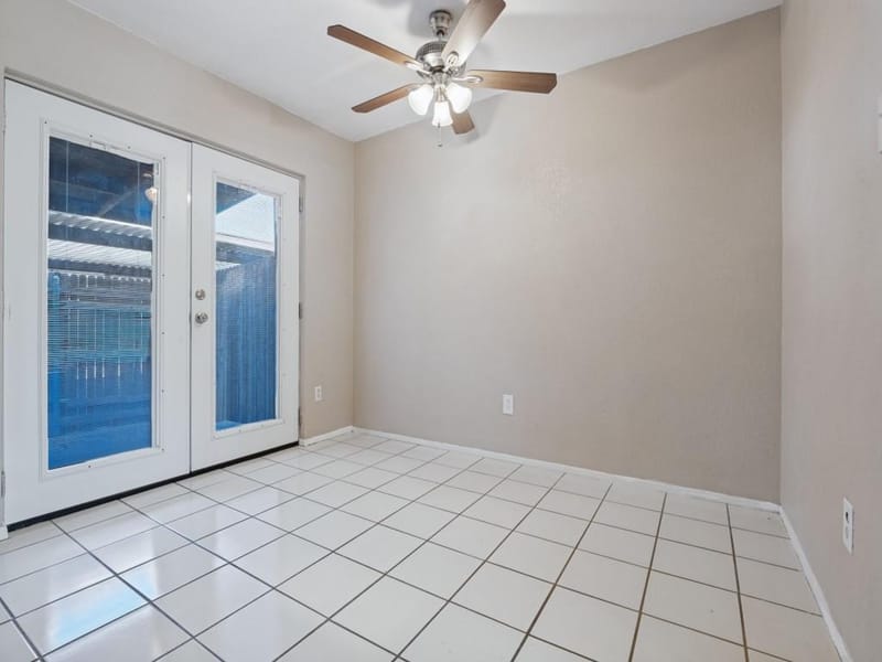 512 Pecan Acres Court, Arlington TX 76013 - Photo 8
