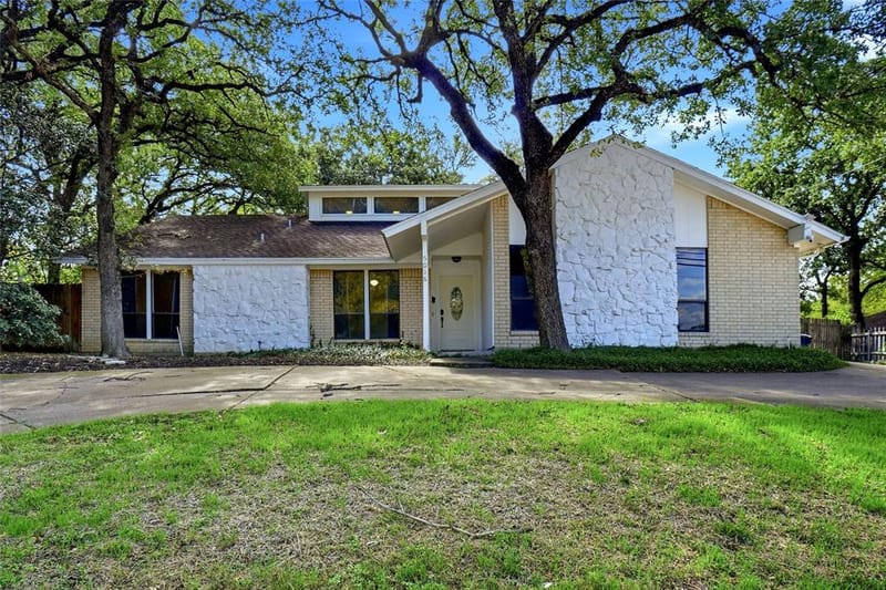 5016 Kemble Street, Fort Worth TX 76103 - Photo 2