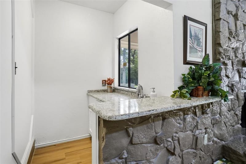 5016 Kemble Street, Fort Worth TX 76103 - Photo 12