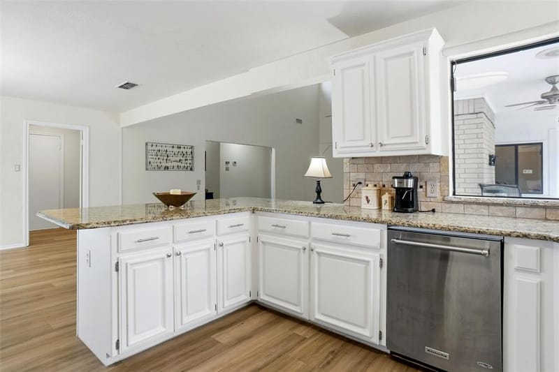 5016 Kemble Street, Fort Worth TX 76103 - Photo 7