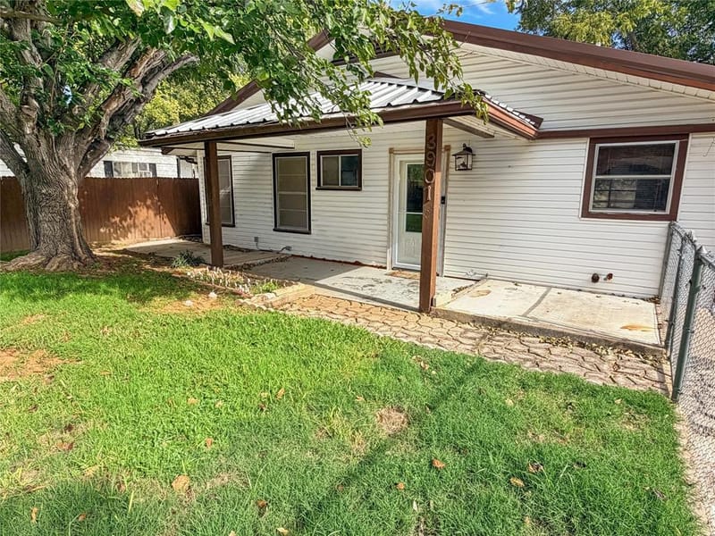3901 Greenbrook Street, Granbury TX 76048 - Photo 2