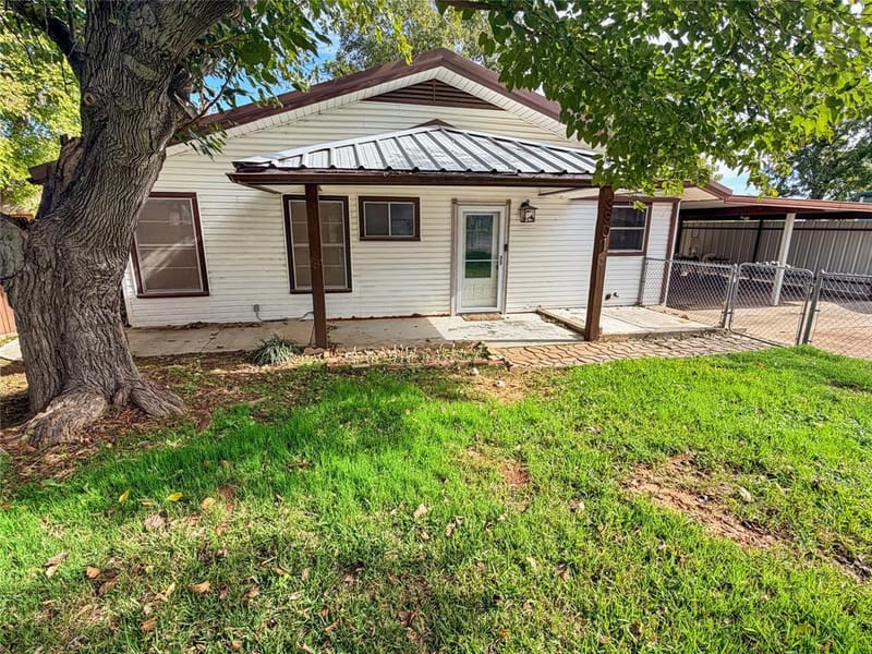 3901 Greenbrook Street, Granbury TX 76048 - Photo 3