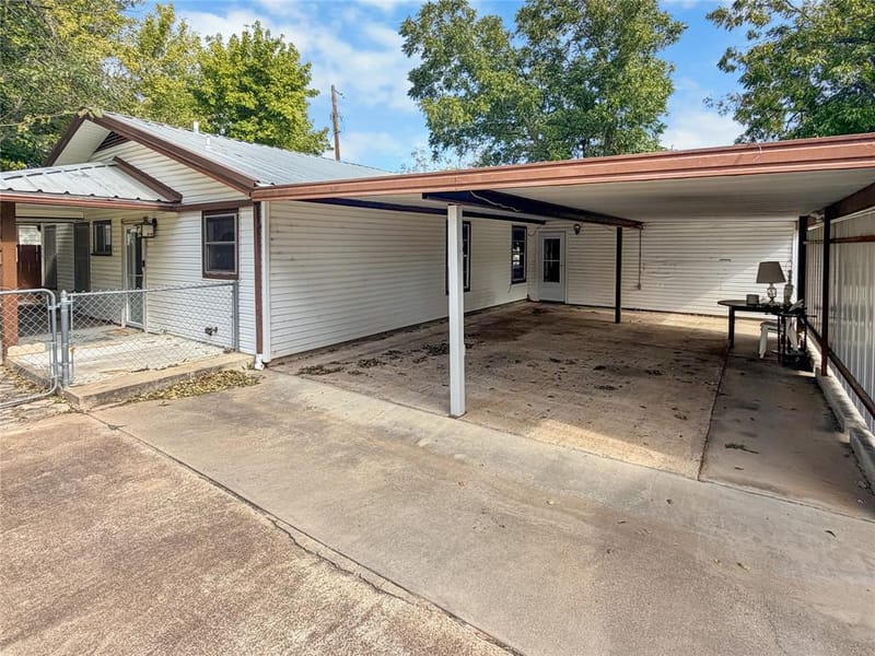 3901 Greenbrook Street, Granbury TX 76048 - Photo 5