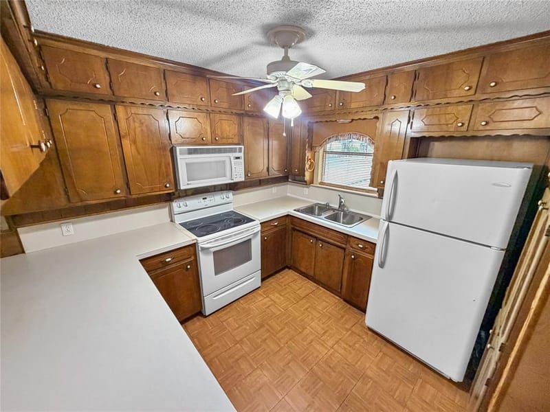 3901 Greenbrook Street, Granbury TX 76048 - Photo 8