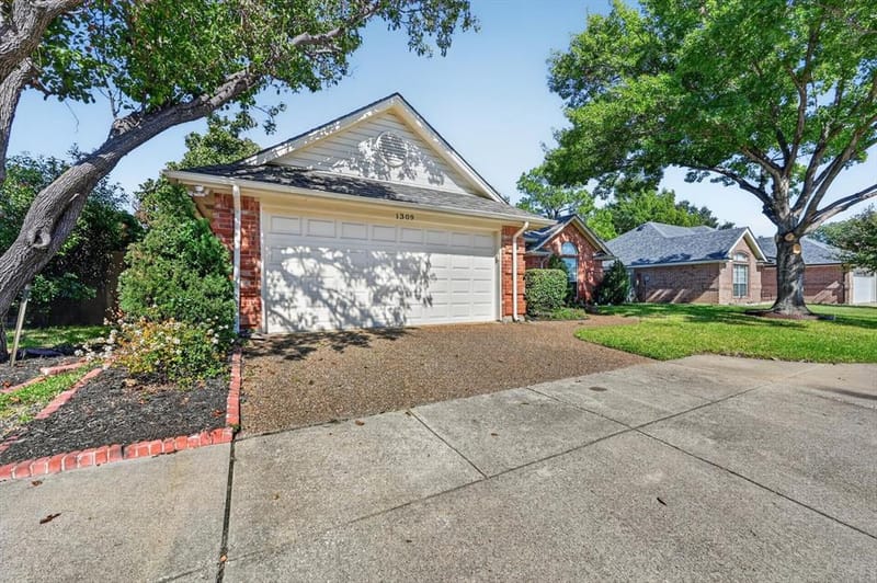 1309 Danielle Drive, Bedford TX 76021 - Photo 3