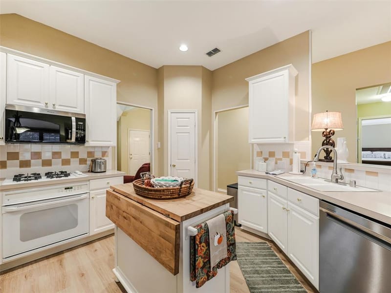 9021 Azinger Drive, Plano TX 75025 - Photo 10