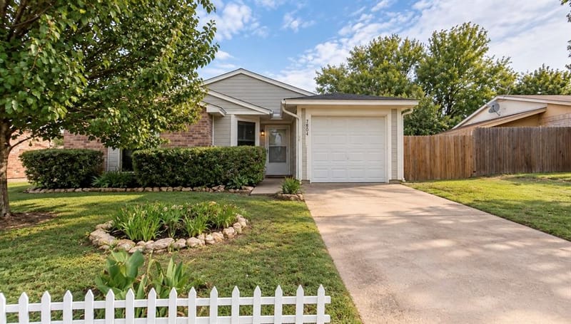 7804 Evening Star Drive, Fort Worth TX 76133