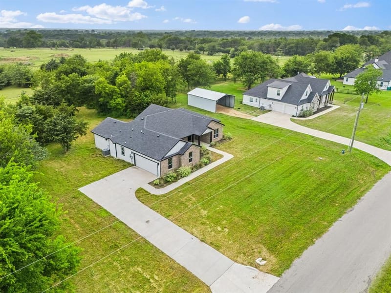 646 County Road 4109, Greenville TX 75401 - Photo 29