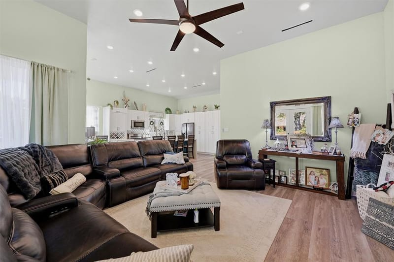 109 Bowie Drive, Lake Kiowa TX 76240 - Photo 15