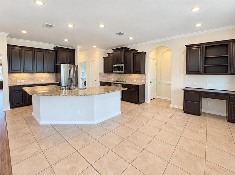 6715 Winding Valley Trail, Rowlett TX 75089 - Photo 2