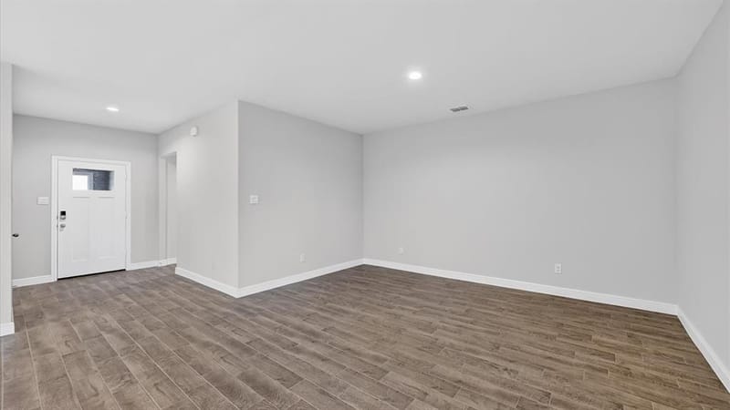10425 SUNSET SHORE Drive, Grand Prairie TX 76065 - Photo 7