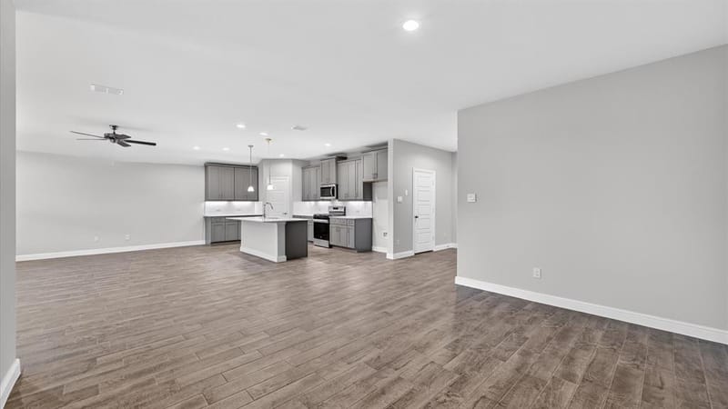10425 SUNSET SHORE Drive, Grand Prairie TX 76065 - Photo 8