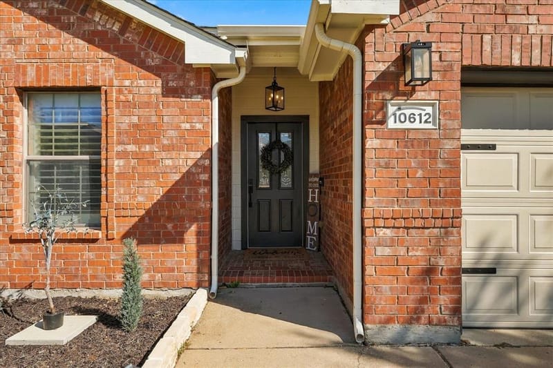 10612 Winding Passage Way, Fort Worth TX 76131 - Photo 2