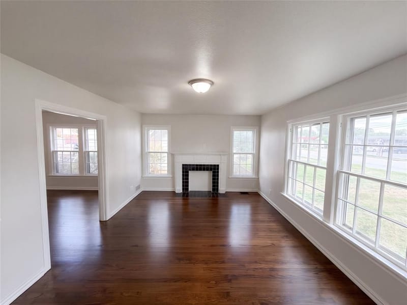 1709 N Sylvania Avenue, Fort Worth TX 76111 - Photo 6