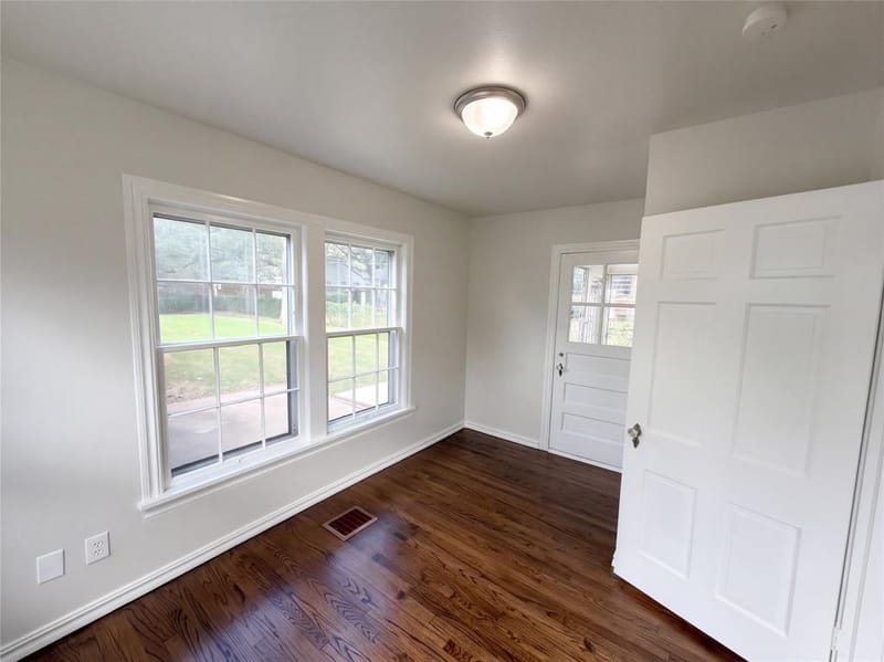 1709 N Sylvania Avenue, Fort Worth TX 76111 - Photo 12