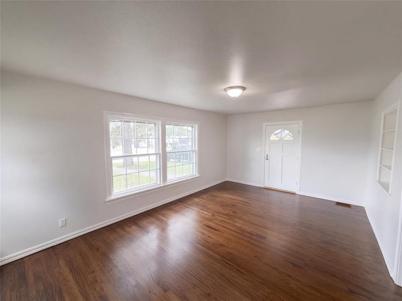 1709 N Sylvania Avenue, Fort Worth TX 76111 - Photo 7