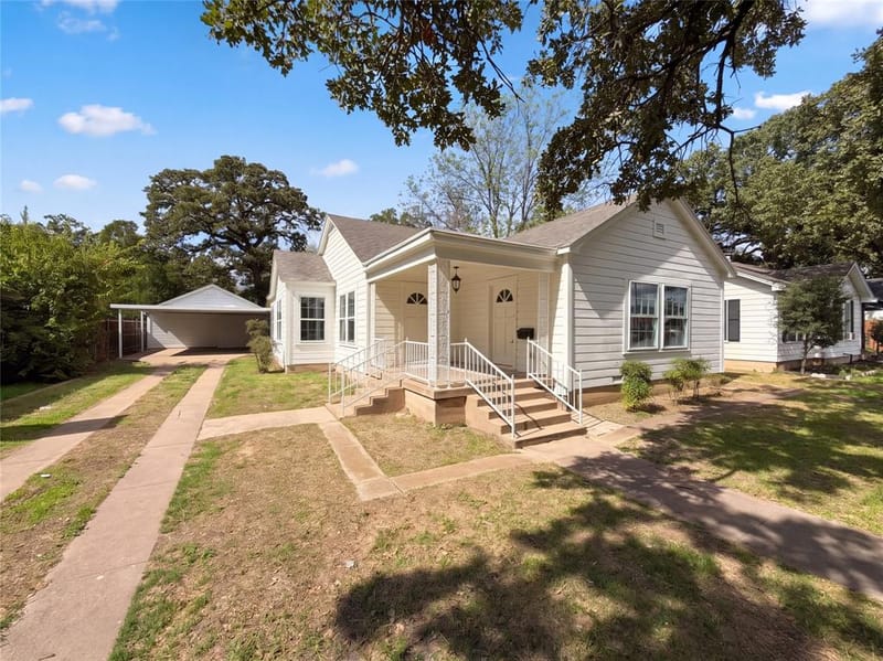 1709 N Sylvania Avenue, Fort Worth TX 76111 - Photo 3