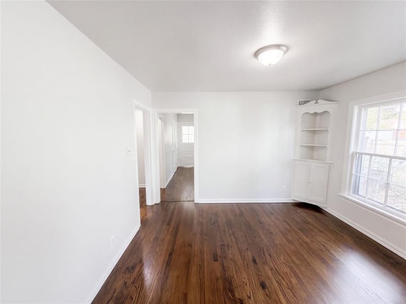 1709 N Sylvania Avenue, Fort Worth TX 76111 - Photo 9