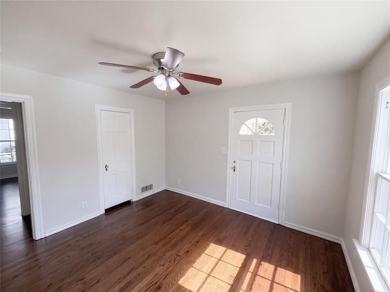1709 N Sylvania Avenue, Fort Worth TX 76111 - Photo 4