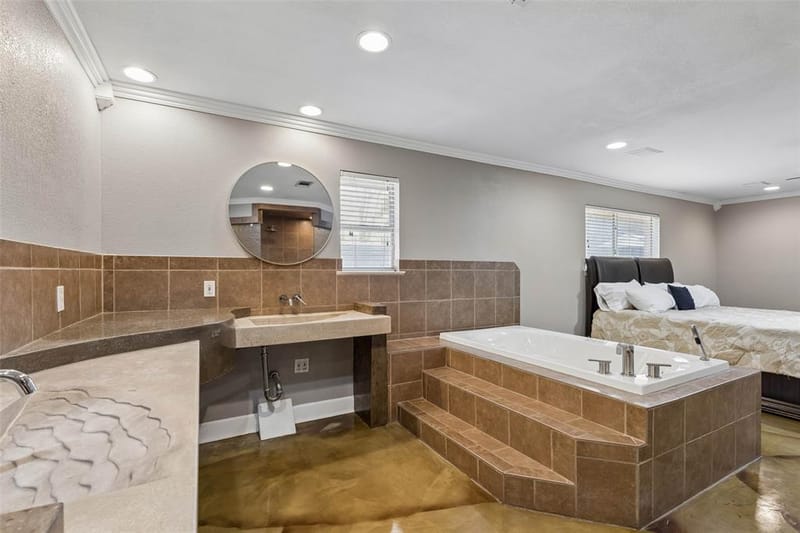 5945 Diamond Oaks Drive S, Haltom City TX 76117 - Photo 22