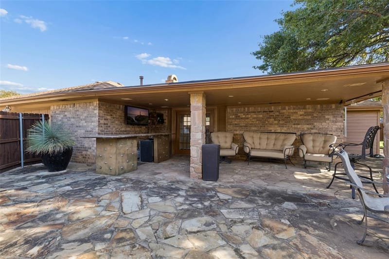 5945 Diamond Oaks Drive S, Haltom City TX 76117 - Photo 28