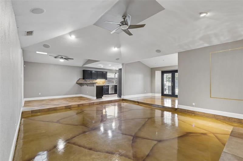 5945 Diamond Oaks Drive S, Haltom City TX 76117 - Photo 8