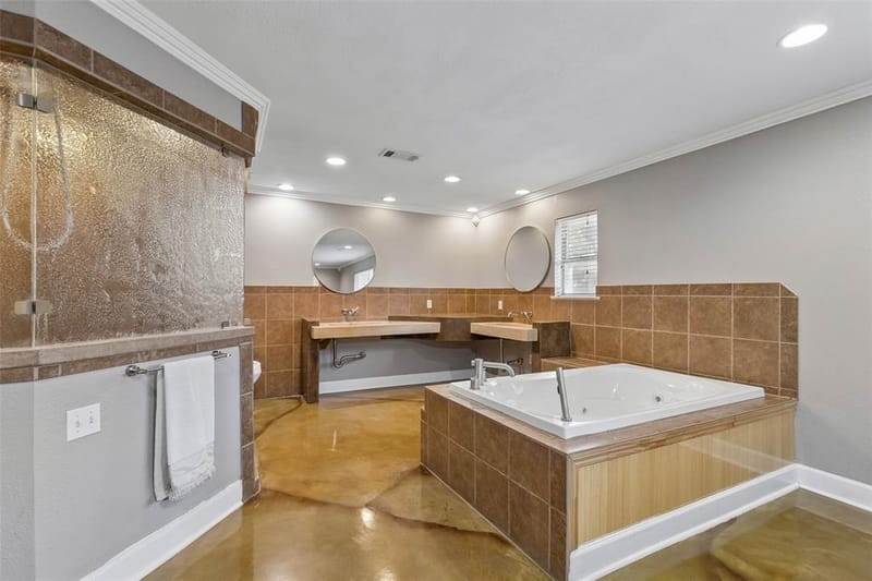 5945 Diamond Oaks Drive S, Haltom City TX 76117 - Photo 21