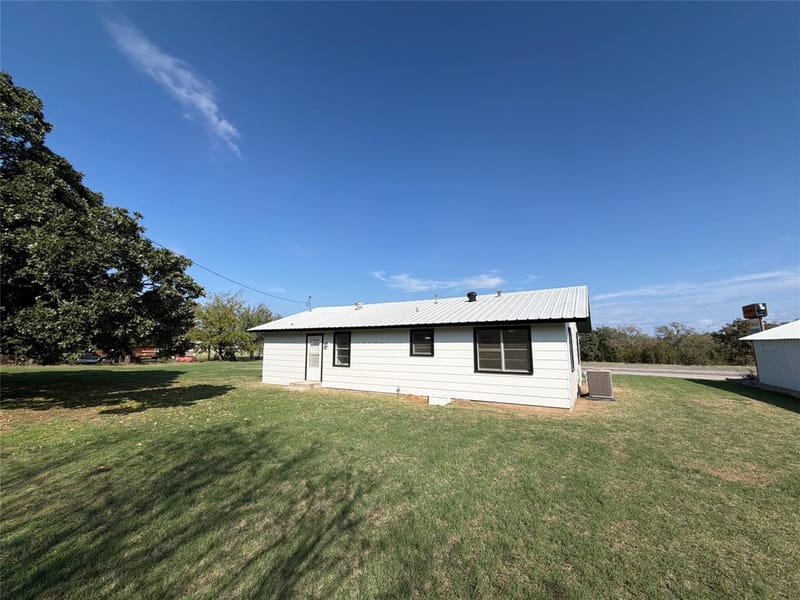 1475 N Main Street, Jacksboro TX 76458 - Photo 16