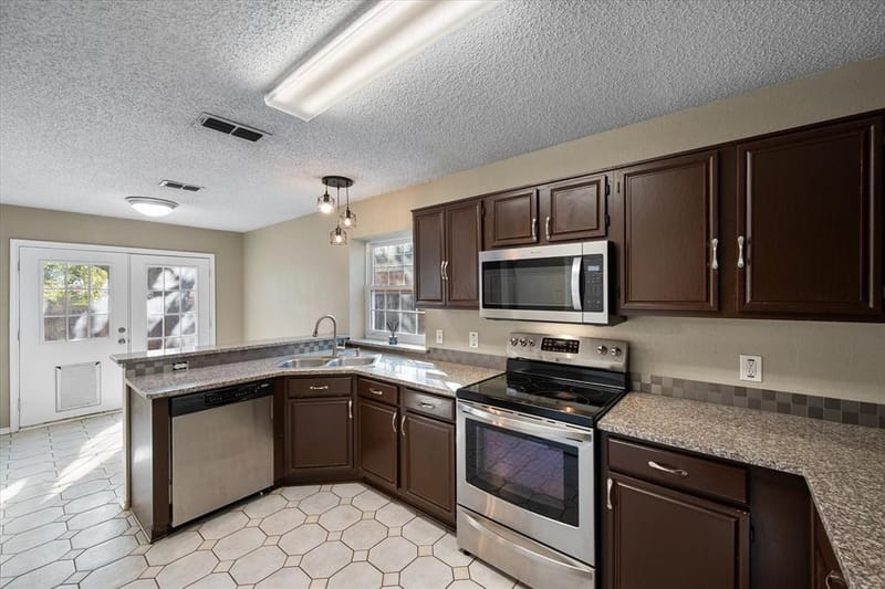 6716 Lyndale Drive, Watauga TX 76148 - Photo 12