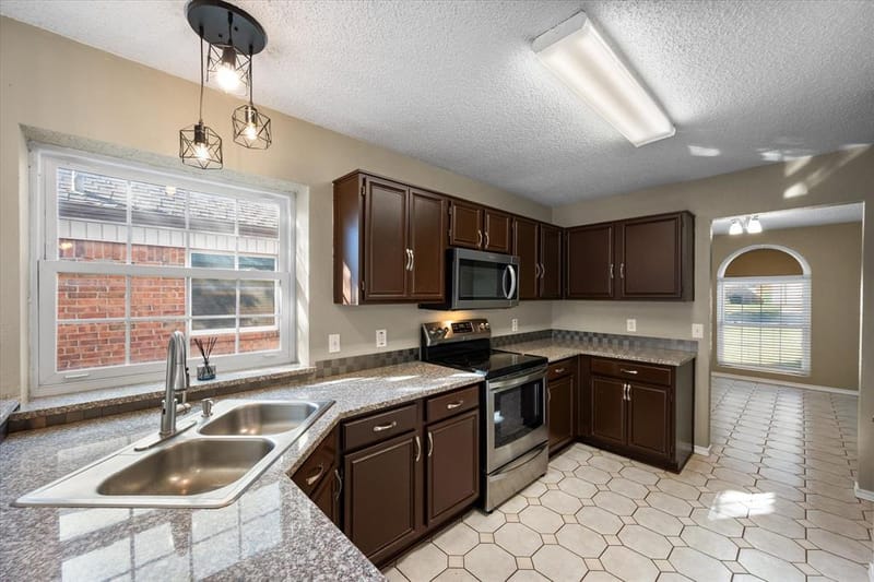 6716 Lyndale Drive, Watauga TX 76148 - Photo 10