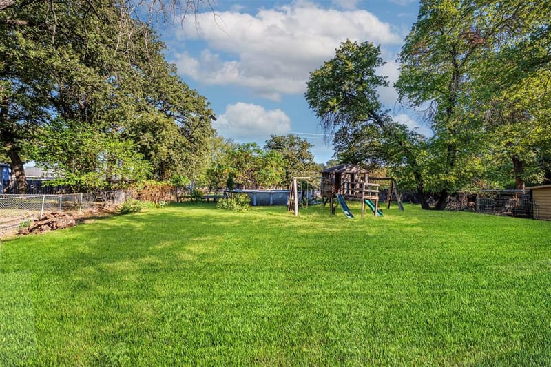 1005 Poe Street, Azle TX 76020 - Photo 17