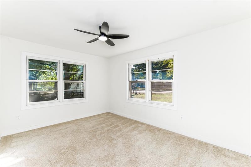 1005 Poe Street, Azle TX 76020 - Photo 10