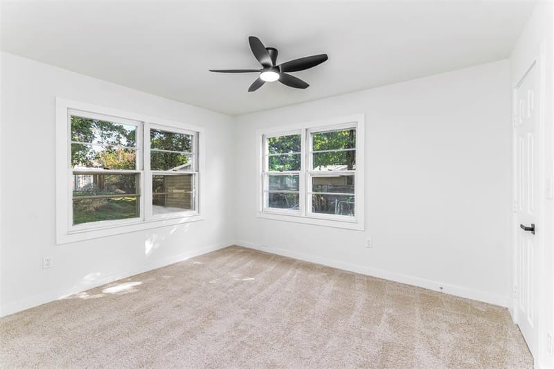 1005 Poe Street, Azle TX 76020 - Photo 11