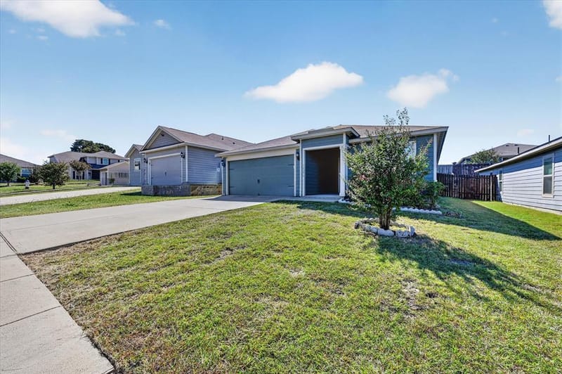 14276 Greenhaw Lane, Dallas TX 75253 - Photo 2
