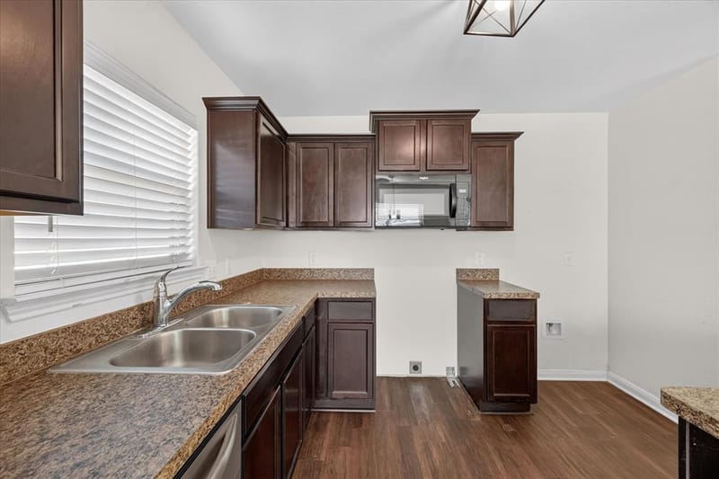 14276 Greenhaw Lane, Dallas TX 75253 - Photo 12