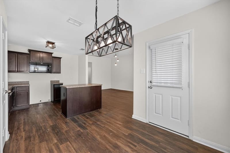 14276 Greenhaw Lane, Dallas TX 75253 - Photo 8