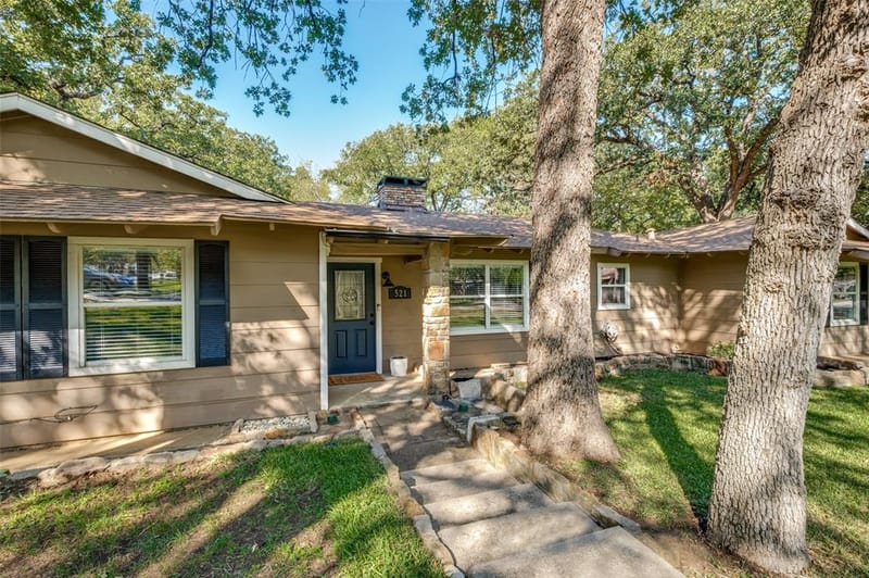 521 Greenbriar Lane, Highland Village TX 75077 - Photo 2