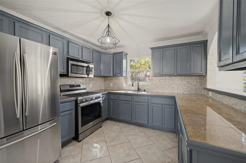 521 Greenbriar Lane, Highland Village TX 75077 - Photo 8