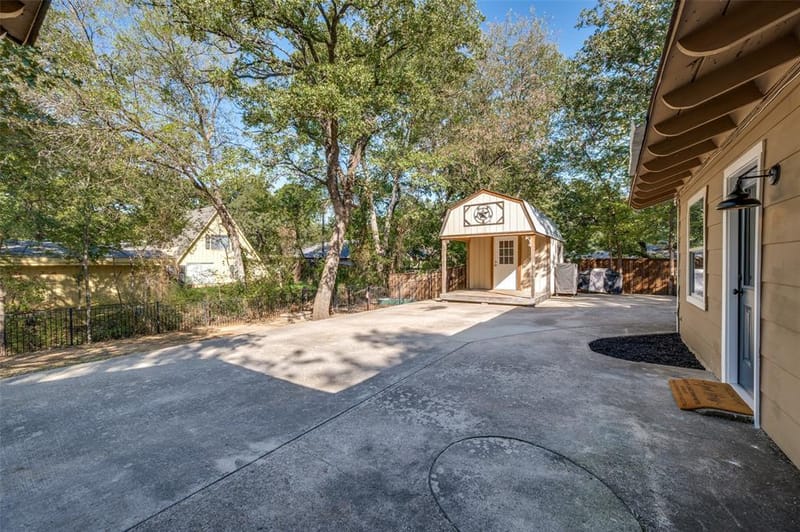 521 Greenbriar Lane, Highland Village TX 75077 - Photo 21