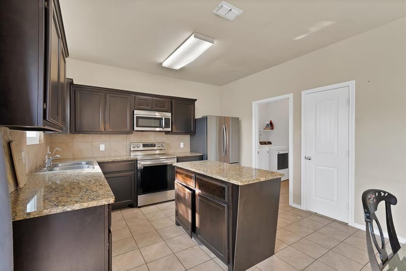 8641 Fawn Hill Court, Fort Worth TX 76134 - Photo 13
