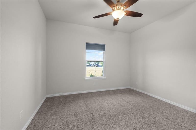1004 Northern Oaks Court, Springtown TX 76082 - Photo 26