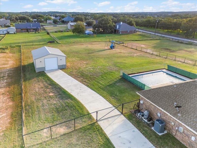 1004 Northern Oaks Court, Springtown TX 76082 - Photo 34
