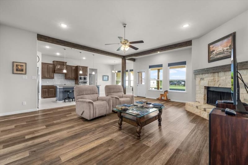 1004 Northern Oaks Court, Springtown TX 76082 - Photo 10
