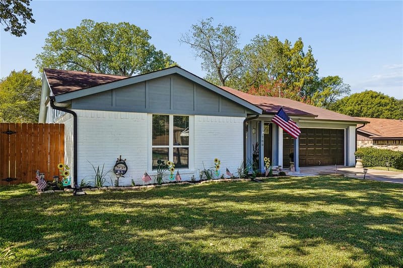 700 Del Mar Lane, Arlington TX 76012 - Photo 3