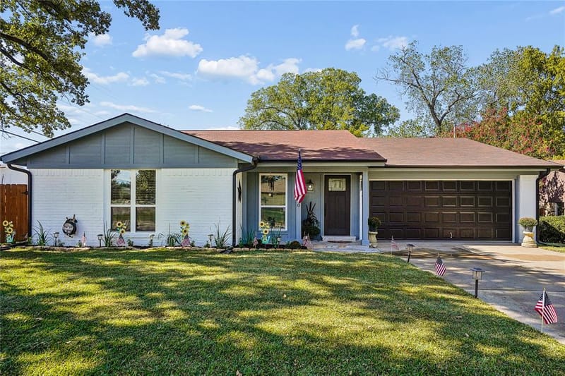 700 Del Mar Lane, Arlington TX 76012