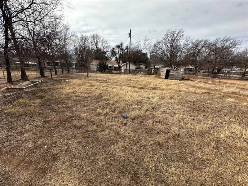 1809 9th Street, Brownwood TX 76801 - Photo 8