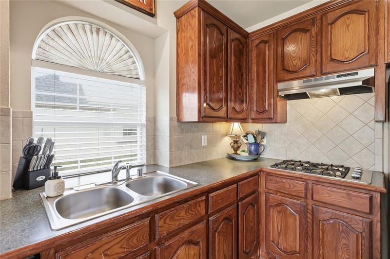 6957 Bent Spur Drive, Fort Worth TX 76179 - Photo 8