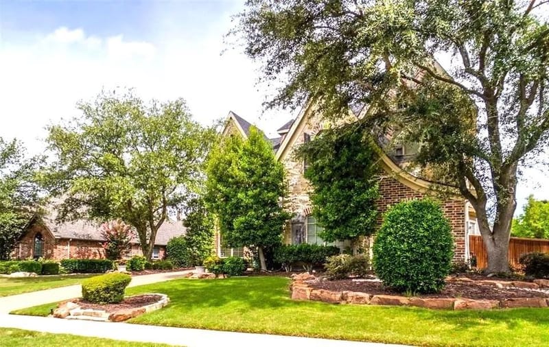 9604 Crown Ridge Drive, Frisco TX 75035 - Photo 2