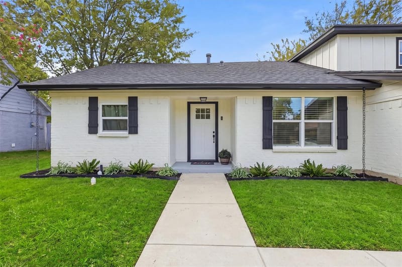 1002 Rosewood Lane, Arlington TX 76010 - Photo 2
