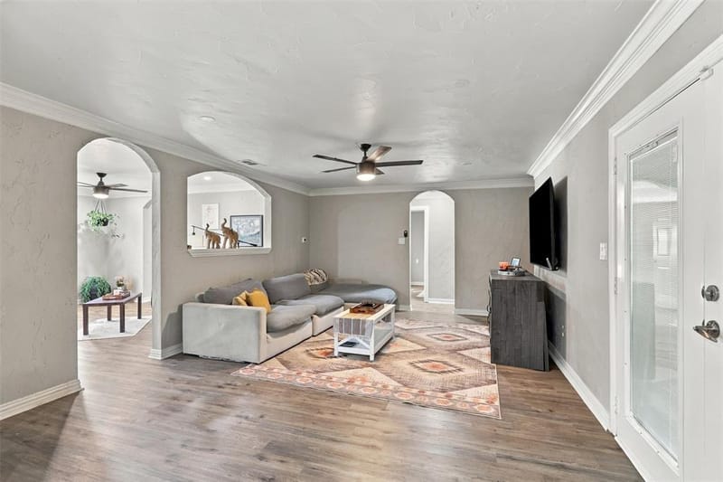 1002 Rosewood Lane, Arlington TX 76010 - Photo 5